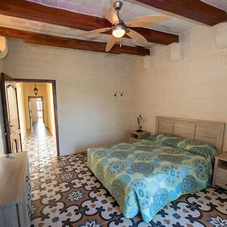 Villa Ta' Gigi 5 Bedroom Farmhouse With Private Pool *