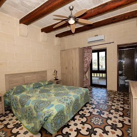 Villa Ta' Gigi 5 Bedroom Farmhouse With Private Pool *