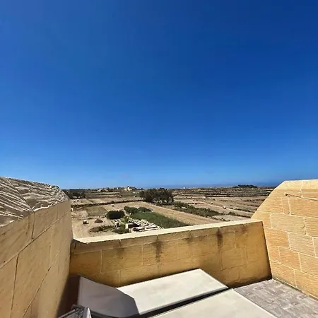 Ta' Gigi 5 Bedroom Farmhouse With Private Pool *