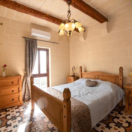Villa Ta' Gigi 5 Bedroom Farmhouse With Private Pool