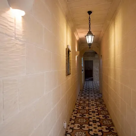 Ta' Gigi 5 Bedroom Farmhouse With Private Pool *