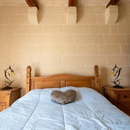 Villa Ta' Gigi 5 Bedroom Farmhouse With Private Pool *